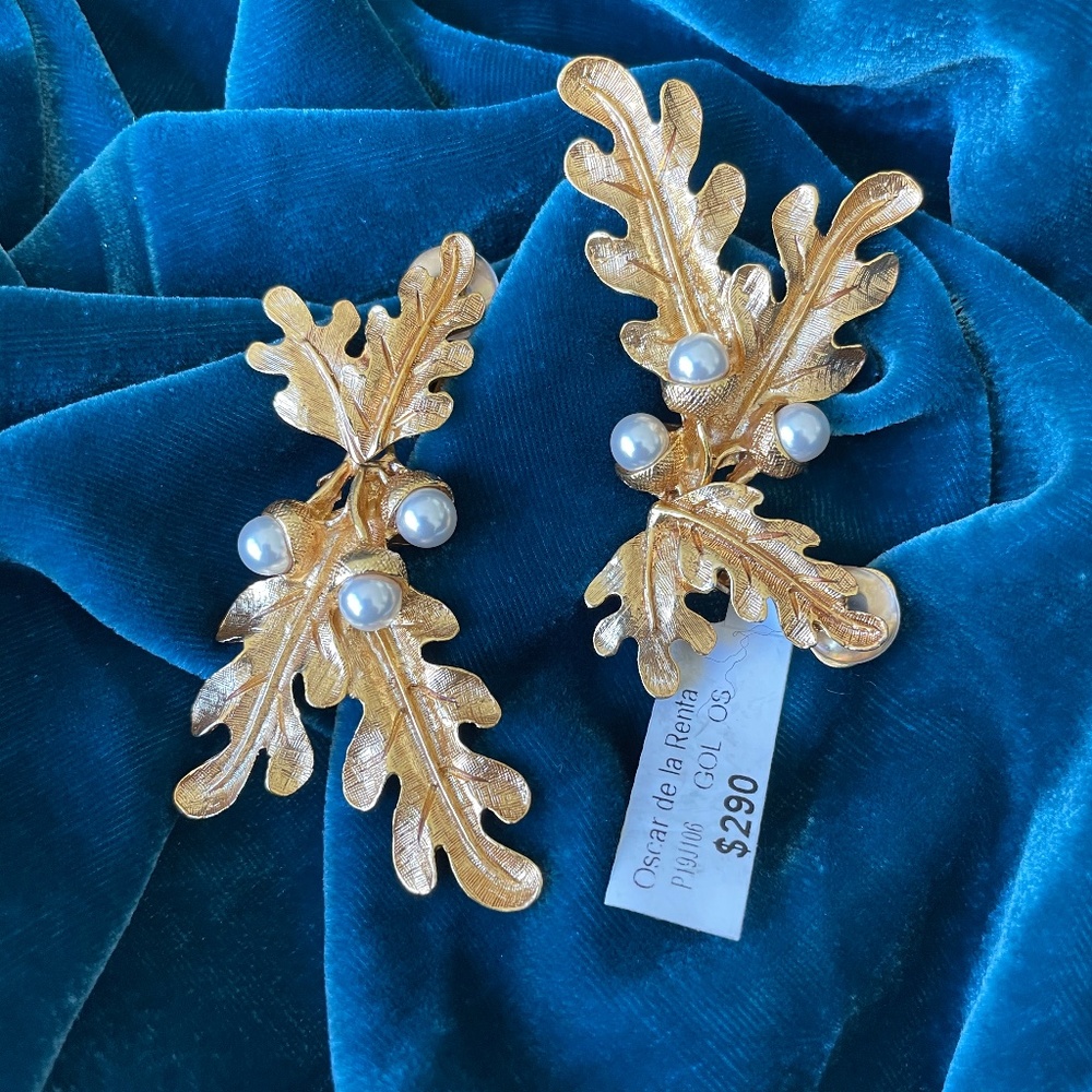 Osacr De La Renta NEW Gold, Pearl Earrings